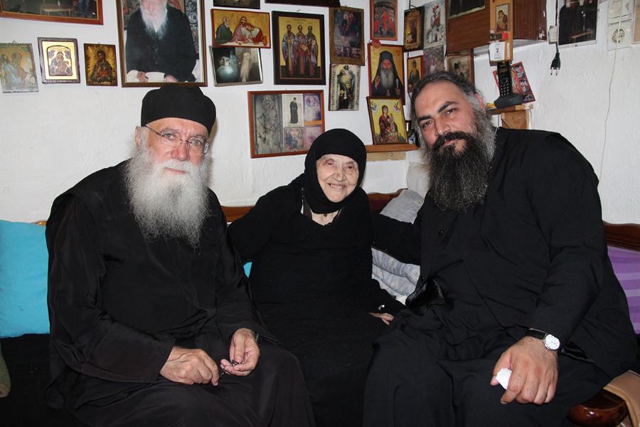 Γερόντισσα Γαλακτία: Το θαύμα του Αγίου Παϊσίου – «Το αυτοκίνητο πολτοποιήθηκε, αλλά ο Άγιος τον έσωσε με λίγες γρατσουνιές»