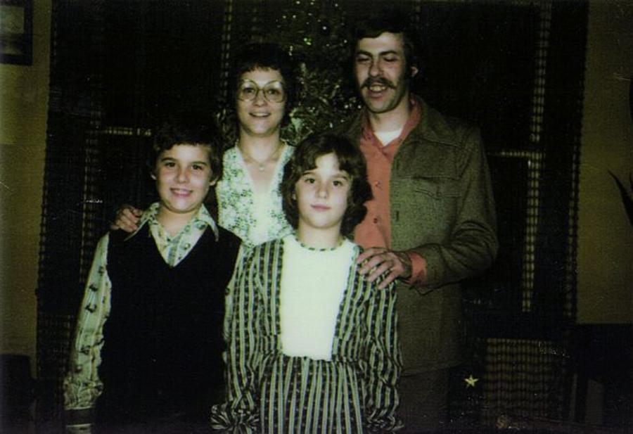 Το αγόρι που μεγάλωσε σαν κορίτσι: Τα τραγικά ιατρικά λάθη, η κατάθλιψη, ο δίδυμος αδερφός και το δραματικό τέλος