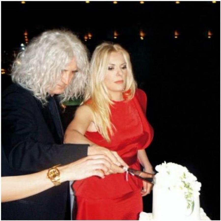 Νίκος Καρβέλας: Το τραγούδι για τον θάνατο μιας θαυμάστριας, ο χαμός της μητέρας του και ο γάμος με την Πάνια