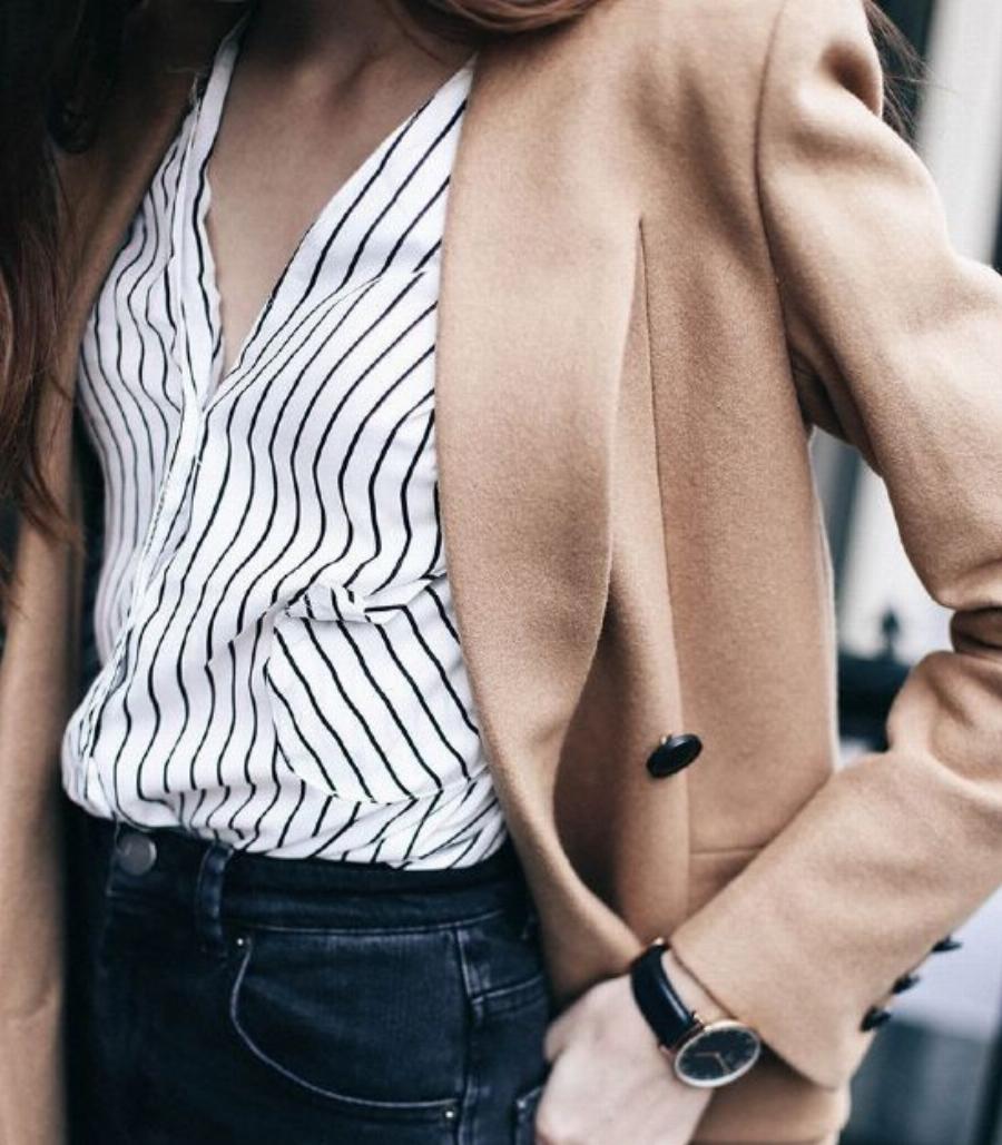 Κλασικά κομμάτια που θα είναι πάντα στη μόδα: 10 στιλάτα κομμάτια που κάθε γυναίκα πρέπει να έχει στην ντουλάπα της