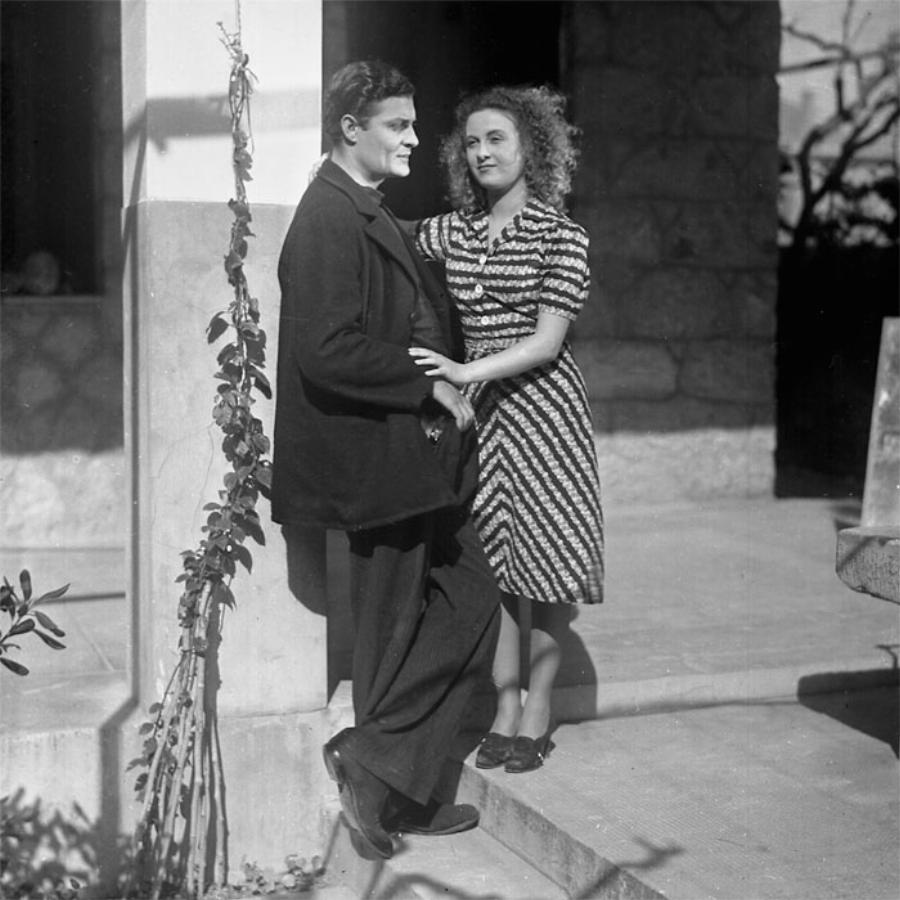 Μεγάλος ηθοποιός και σπουδαίος άνθρωπος: 13 σπάνιες φωτογραφίες από την ζωή του Λάμπρου Κωνσταντάρα