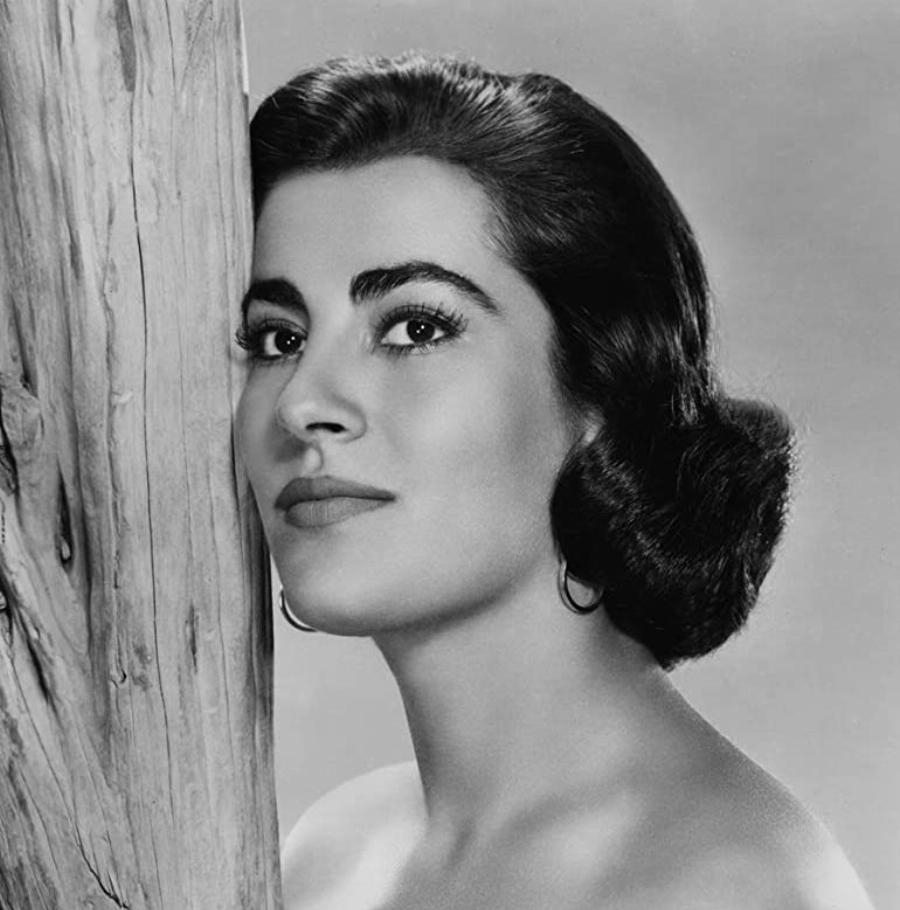 Ειρήνη Παπά: Το πάθος για τον Μάρλον Μπράντο, η κρυφή τους σχέση, ο χωρισμός και η τελευταία τους συνάντηση λίγο πριν τον θάνατο