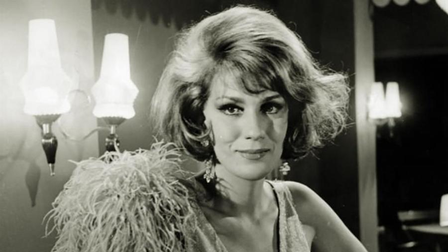 Μαίρη Χρονοπούλου: Οι αρραβώνες με τον Μπάρκουλη, ο γάμος με παντρεμένο, τα εγκαύματα στο πρόσωπο και το ατύχημα που την καθήλωσε