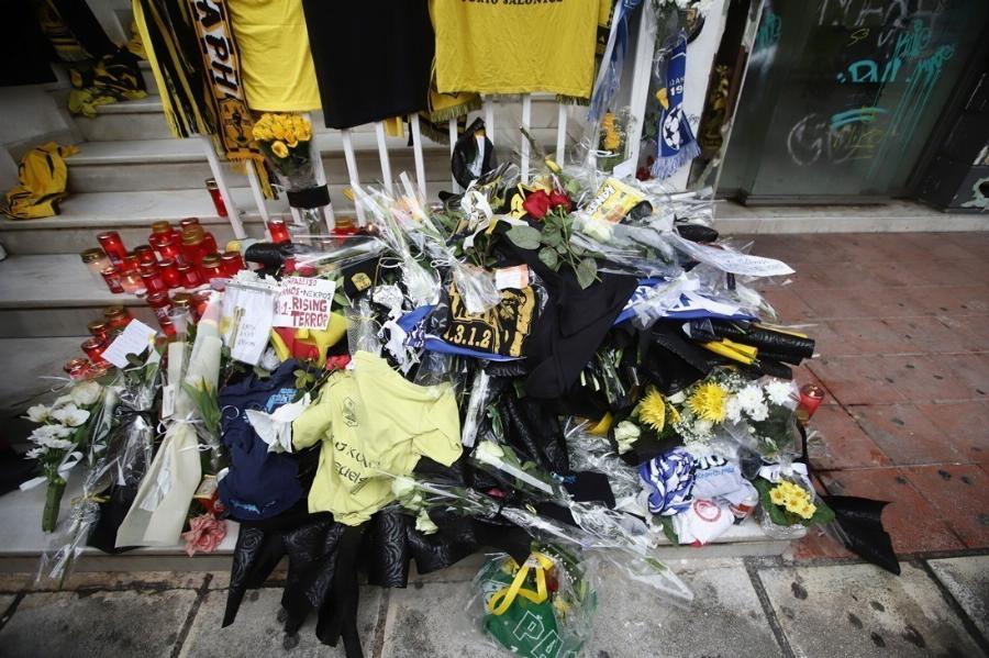 Άλκης: Το τελευταίο αντίο των φίλων του με δύο συγκλονιστικές υποσχέσεις και το μήνυμα στη μητέρα του