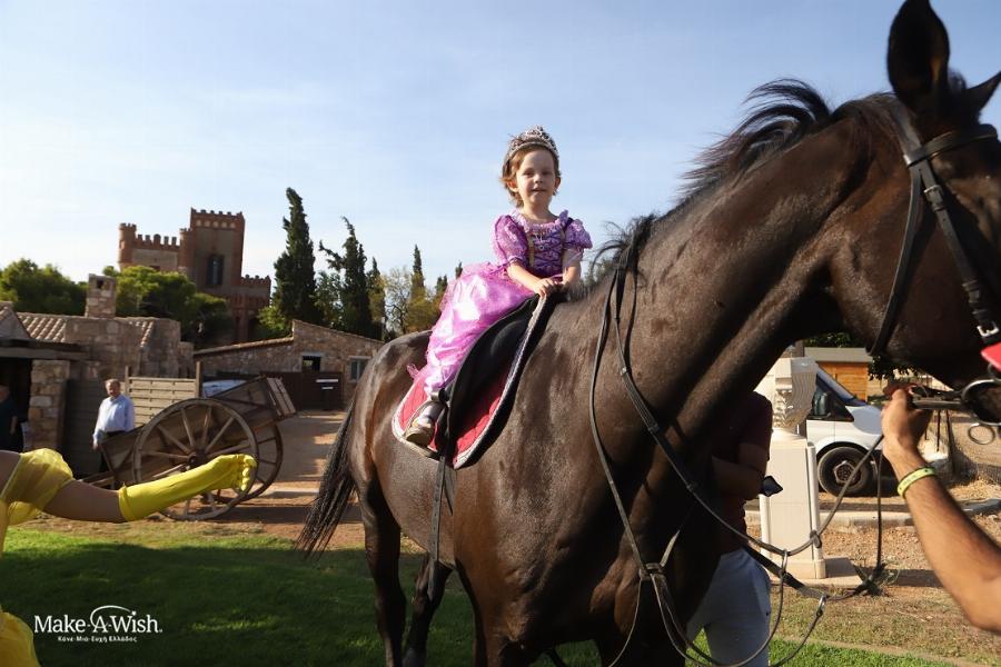 Το όνειρο της 4χρονης με νευροβλάστωμα πραγματοποιήθηκε χάρη στο Make A Wish – Η μικρή Ειρήνη έγινε βασίλισσα!