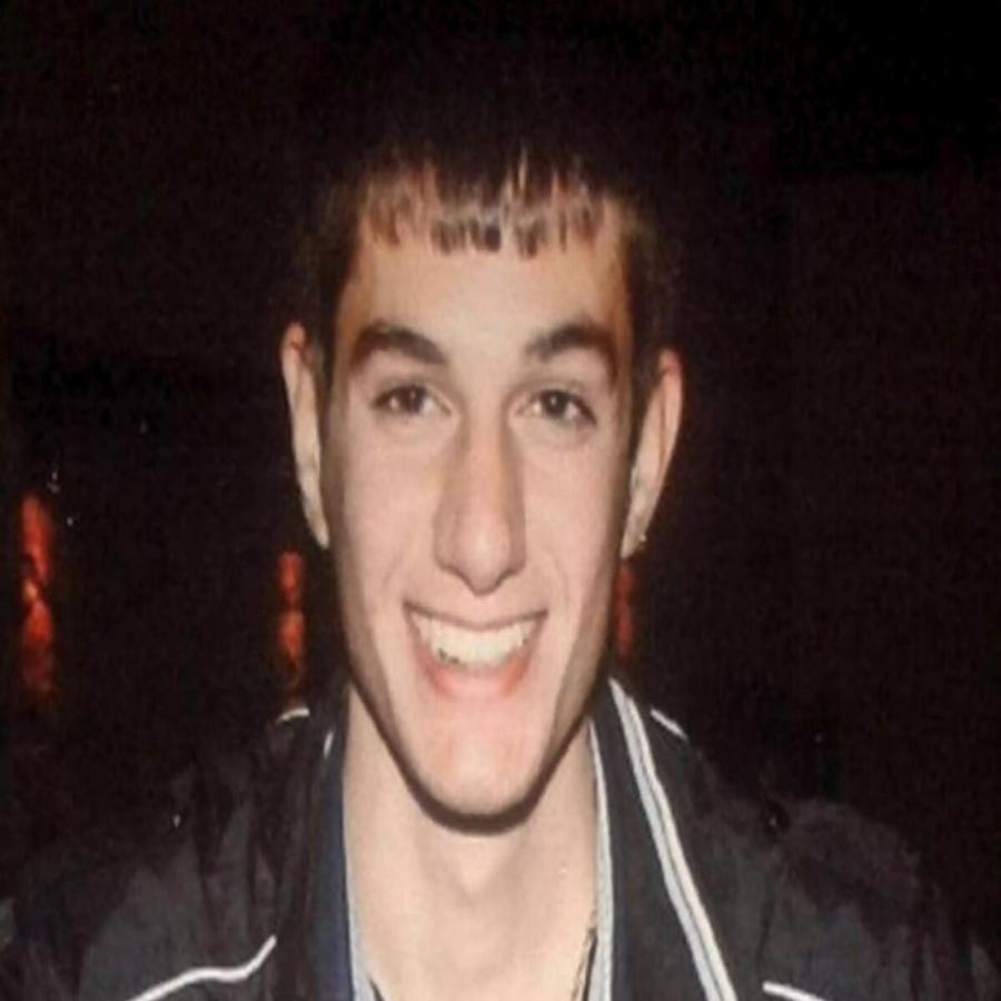 «Έχασα το παιδί μου. Το έστειλα σε ένα “μαγαζί” με ανήθικους να σπουδάσει. Το κεφάλι μου είναι σκυφτό από πόνο»