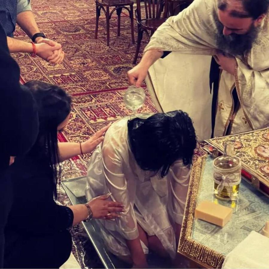 Μαρία Εκμεκτσίογλου: Η βάφτιση της μέλλουσας νύφης της από την Τουρκία – Έγινε Χριστιανή ορθόδοξη