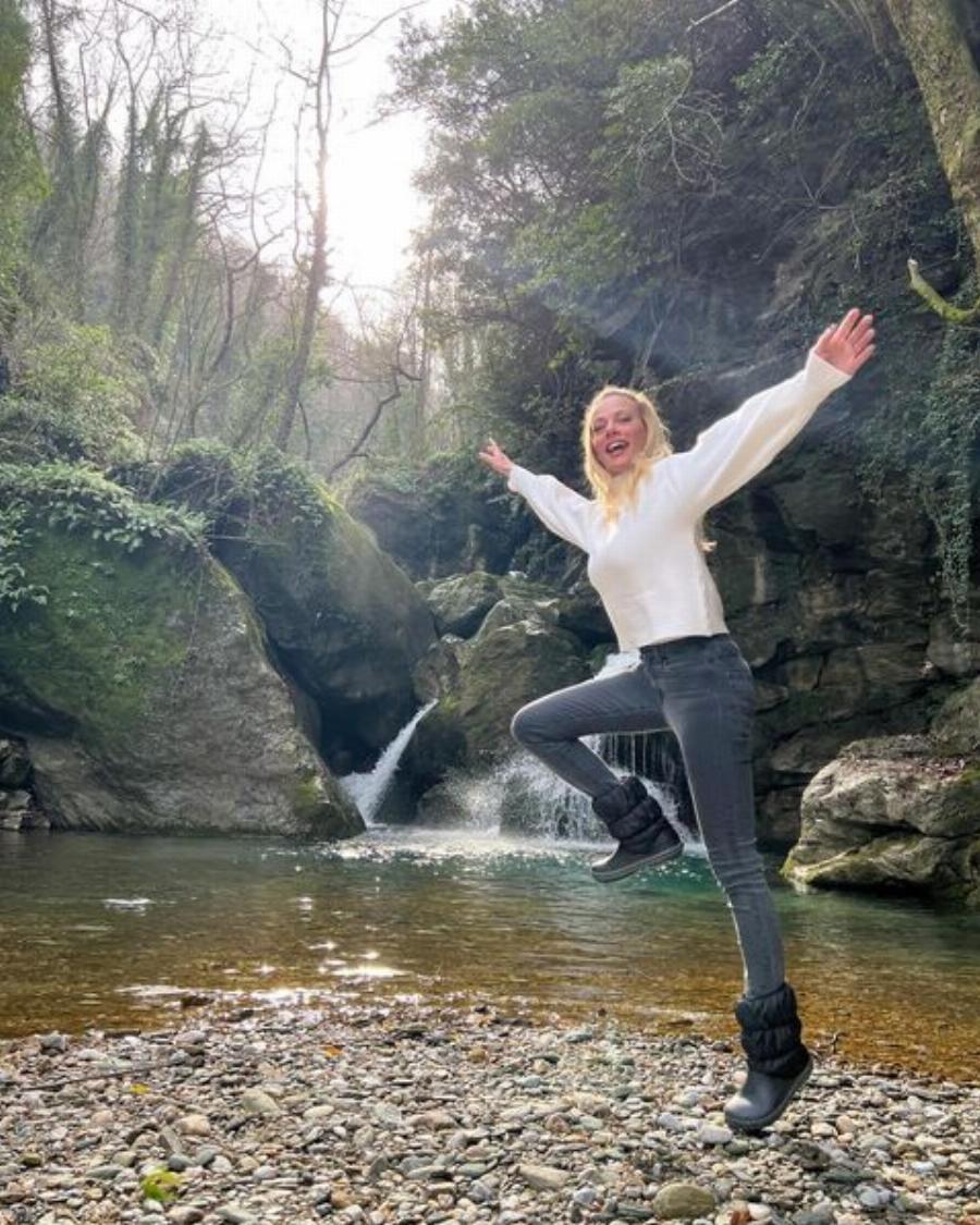 Ζέτα Μακρυπούλια: Ποζάρει άβαφη και χωρίς φίλτρα  – Νέες στιγμές από την καθημερινότητά της