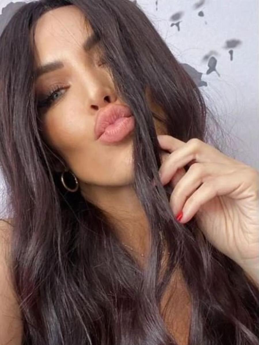 Κατερίνα Καινούργιου: Η εντυπωσιακή αλλαγή στην εσωτερική της εμφάνιση – Έγινε μελαχρινή