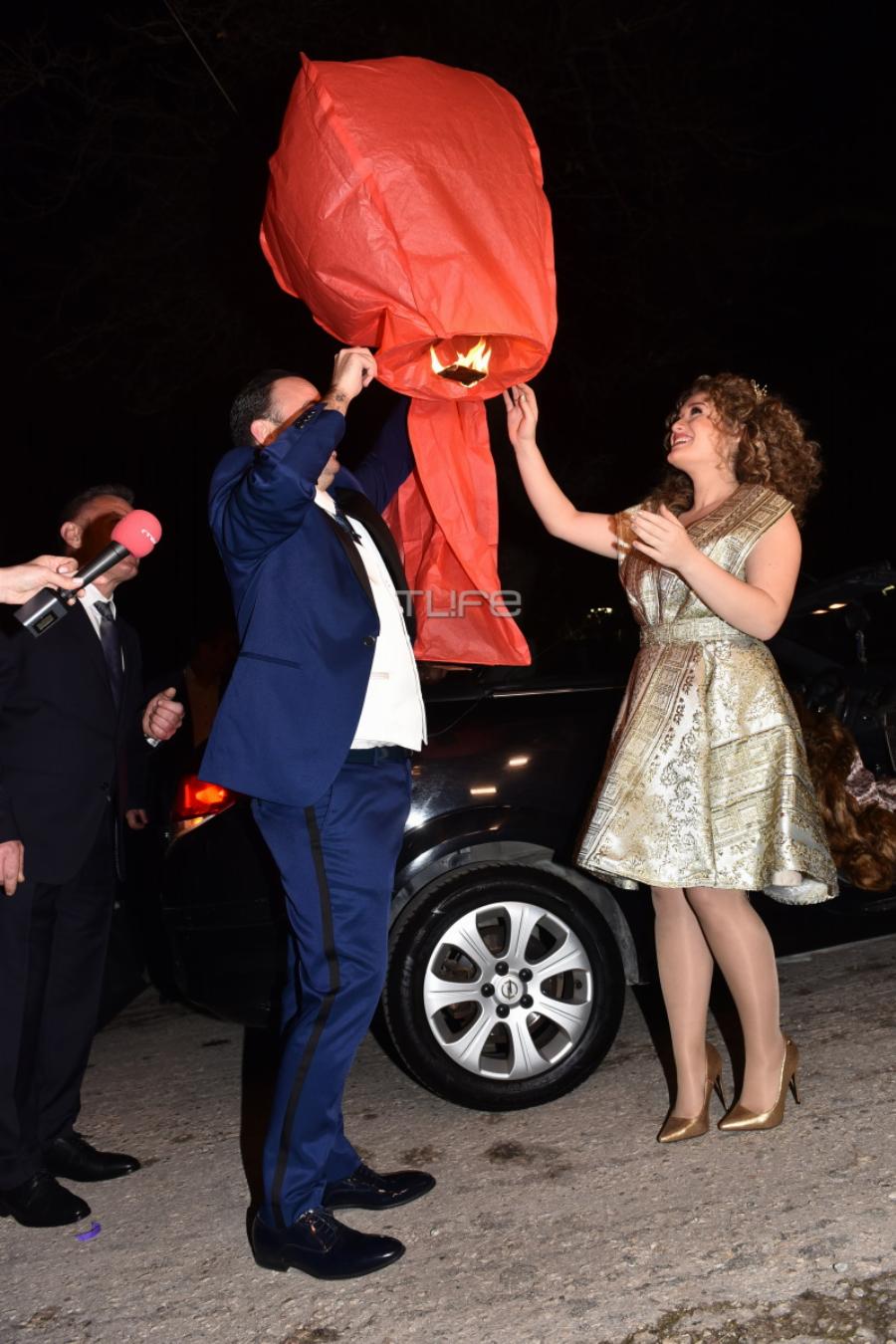 Αρραβώνας Μαυρίκιου – Ιλάειρας: Η εντυπωσιακή Ιλάειρα, το παθιασμένο φιλί, τα πυροτεχνήματα και οι χοροί