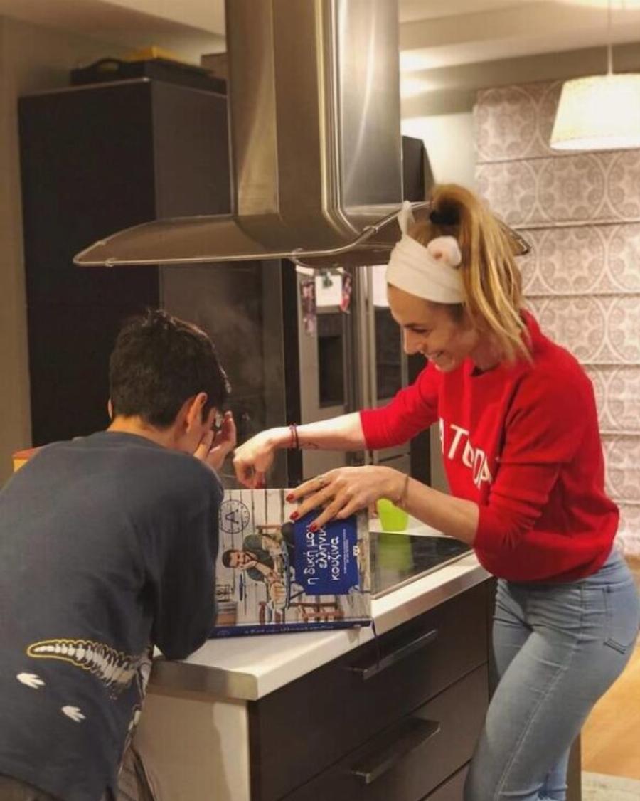 Ντορέττα Παπαδημητρίου: Το τρομερό σπίτι στα Νότια Προάστια, η σικ διακόσμηση και το μαγευτικό μπαλκόνι