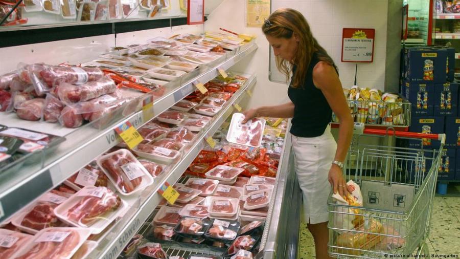 Συσκευασμένο κοτόπουλο: Όσα πρέπει να προσέχουμε πριν το αγοράσουμε