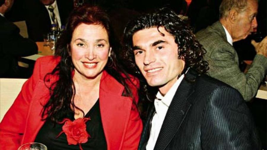 Χωρισμοί που έσκασαν σαν «βόμβα»: 11 ζευγάρια διάσημων Ελλήνων που πήραν ξαφνικά διαζύγιο