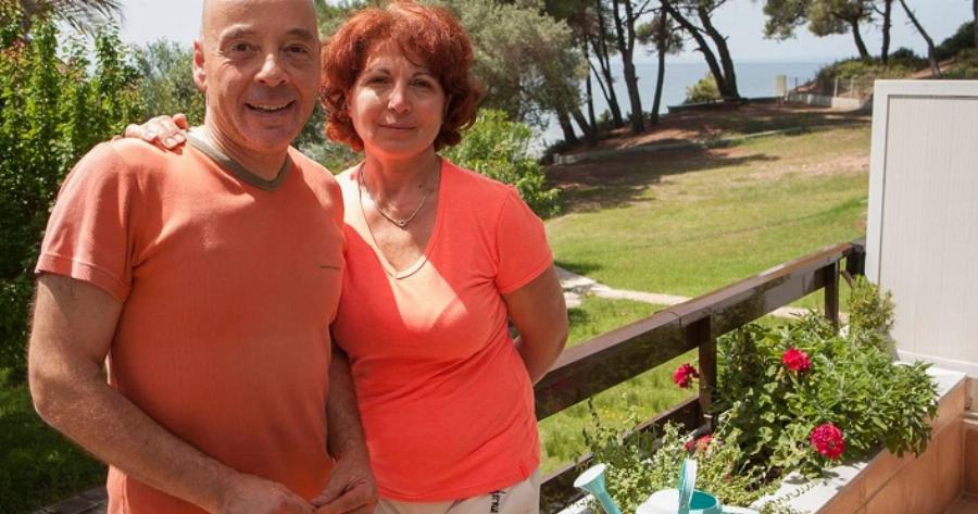 Ζευγάρι από Χαλκιδική: Άνοιξαν το σπίτι τους σε Ουκρανούς πρόσφυγες – Παρακινούν κι άλλους να πράξουν το ίδιο