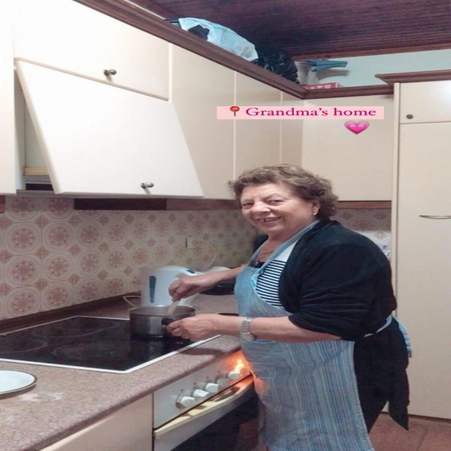 Μαρία Βοσκοπούλου: Η βόλτα με την γιαγιά της και η τεpάστια ομοιότητα με την Γκερέκου