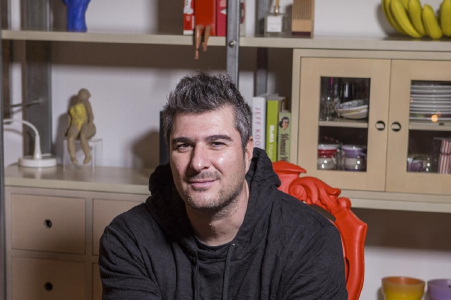 «Είναι το πιο αδίστακτο, προκλητικό πρόσωπο στην ελληνική σοουμπίζ»: Ο Νίκος Μωραΐτης απαντά στο Ρουβά