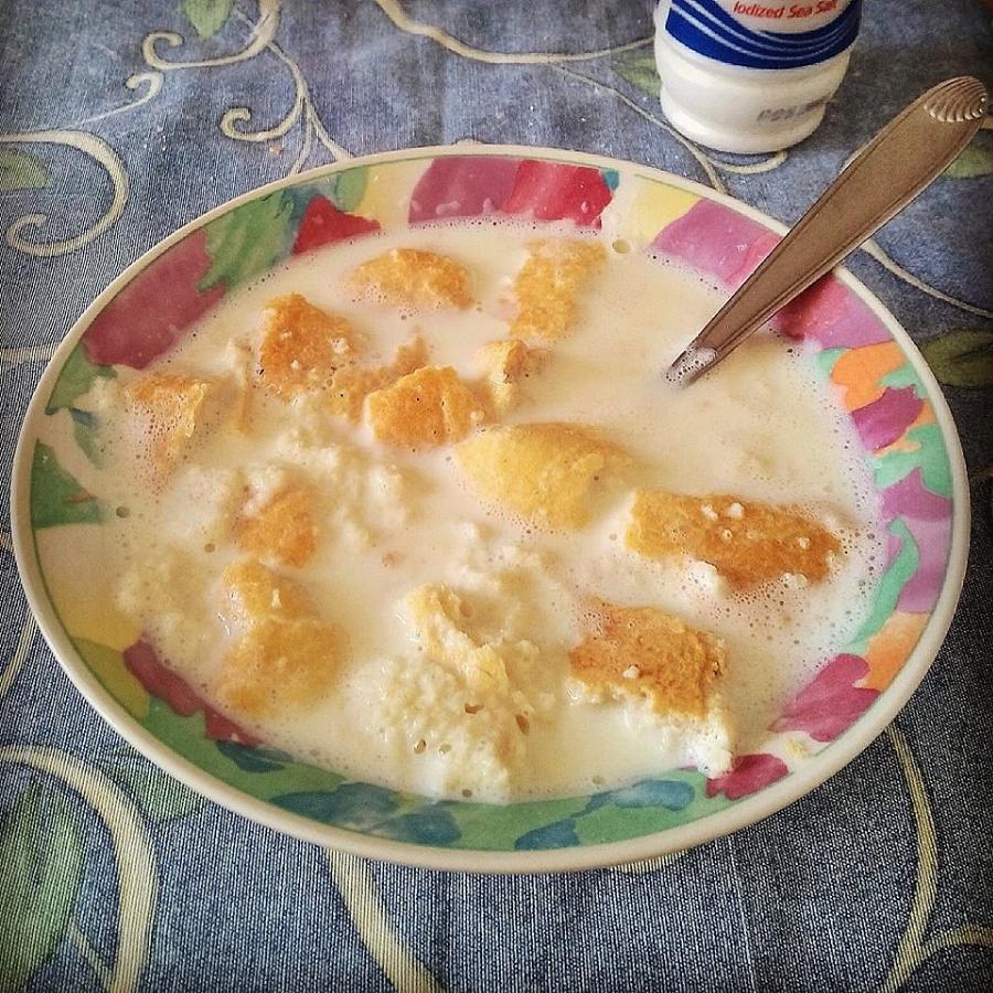 Βραστόγαλο: Η συνταγή για το φαΐ που μεγάλωσε τους γονείς μας και τους παππούδες μας