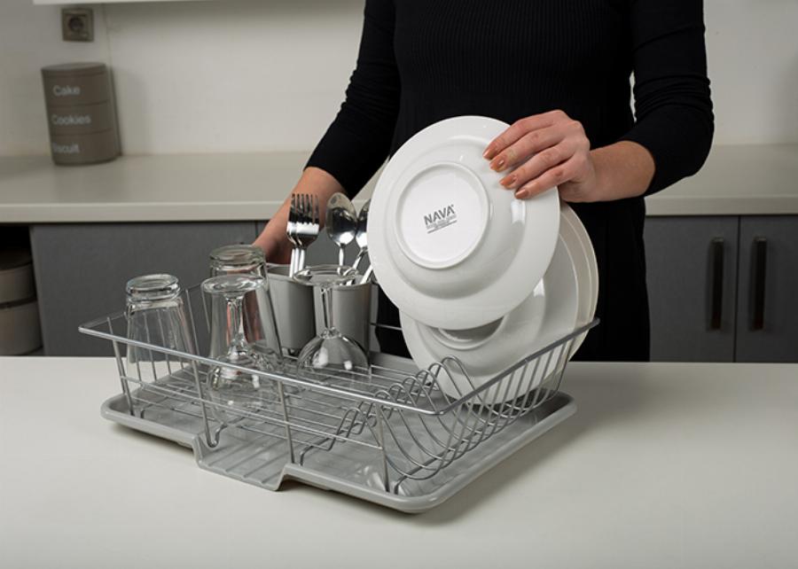 Αυτά είναι τα καταστροφικά λάθη που κάνετε και προκαλείτε φθορά στα πιάτα σας