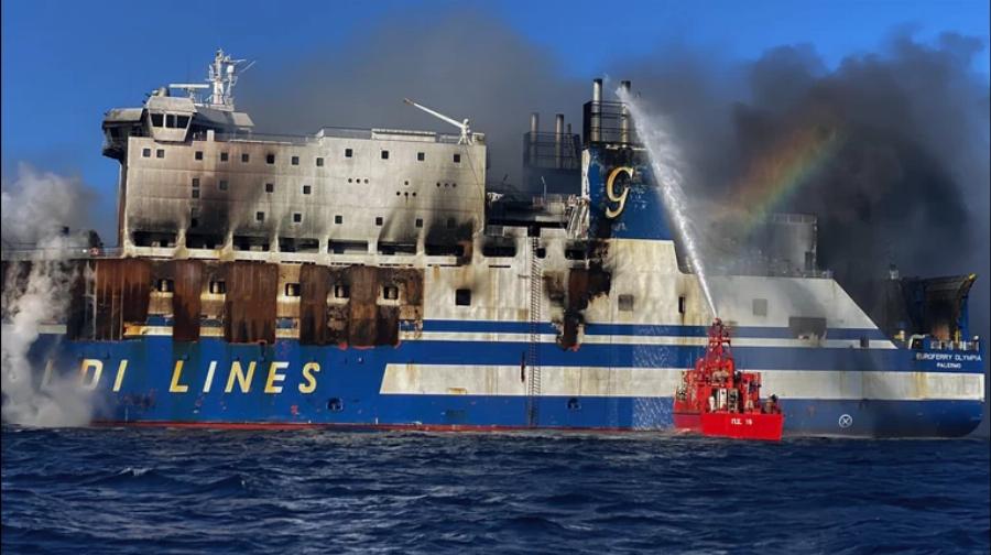 Euroferry Olympia: Βρέθηκε ζωντανός ένας από τους αγνοούμενους επιβάτες στην πρύμνη του πλοίου