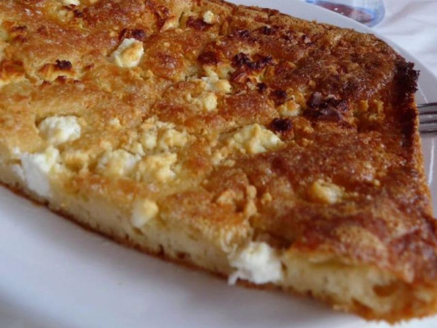 Πεντανόστιμη ζυμαρόπιτα με γιαούρτι στη λαμαρίνα του φούρνου – Το μυστικό με το ελαιόλαδο