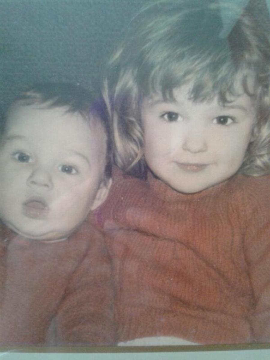 «Η μητέρα μου, μου έδινε λάθος φάρμακα για με αρρωστήσει και προσπάθησε να κάνει το ίδιο και στον αδελφό μου»