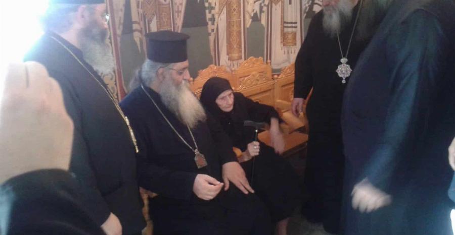 Γερόντισσα Γαλακτία: Το θαύμα του Αγίου Παϊσίου – «Το αυτοκίνητο πολτοποιήθηκε, αλλά ο Άγιος τον έσωσε με λίγες γρατσουνιές»