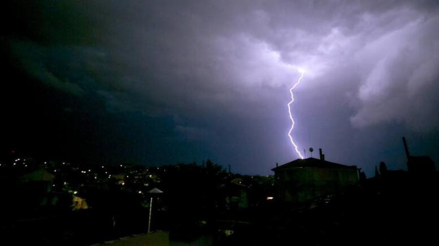 Έρχονται ισχυρές βροχές, καταιγίδες και χιόνια – Έκτακτο δελτίο επιδείνωσης καιρού