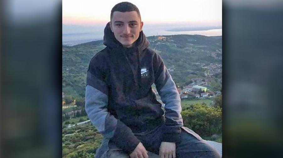 «Λυπάμαι για όλα. Έχω μετανιώσει»: Τα λόγια του 20χρονου που παραδόθηκε προς τους γονείς του Άλκη