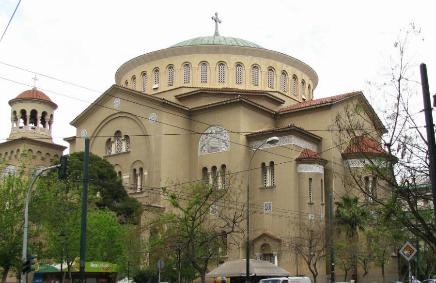 Είδε σε όραμα τον Άγιο Παντελεήμονα να είναι γονατιστός μπροστά στον θρόνο του Θεού και να παρακαλεί…