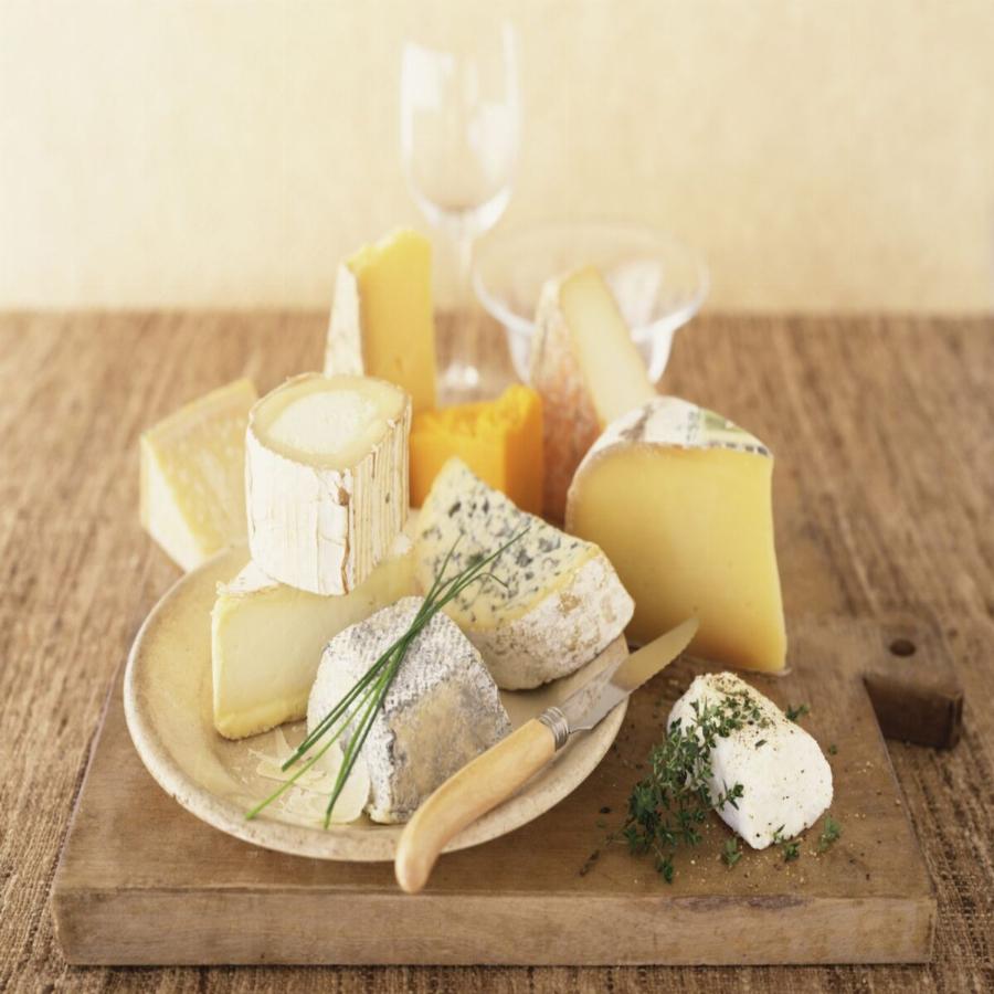 Σφάλμα για την υγεία: Ο πιο σημαντικός λόγος που δεν πρέπει να διατηρείτε ποτέ το τυρί στη μεμβράνη