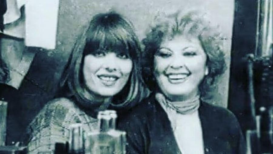 Κατερίνα Στανίση: Τα φτωχικά χρόνια, η συνεργασία με τον Καζαντζίδη, το ξύλο από άντρα της και η ερμηνεύτρια που έφυγε στα χέρια της