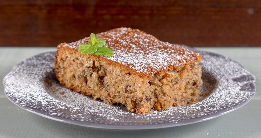 Άκης Πετρετζίκης: Τα κόλπα για αφράτη και πεντανόστιμη Φανουρόπιτα – Η νοστιμότερη και ευκολότερη παραδοσιακή συνταγή