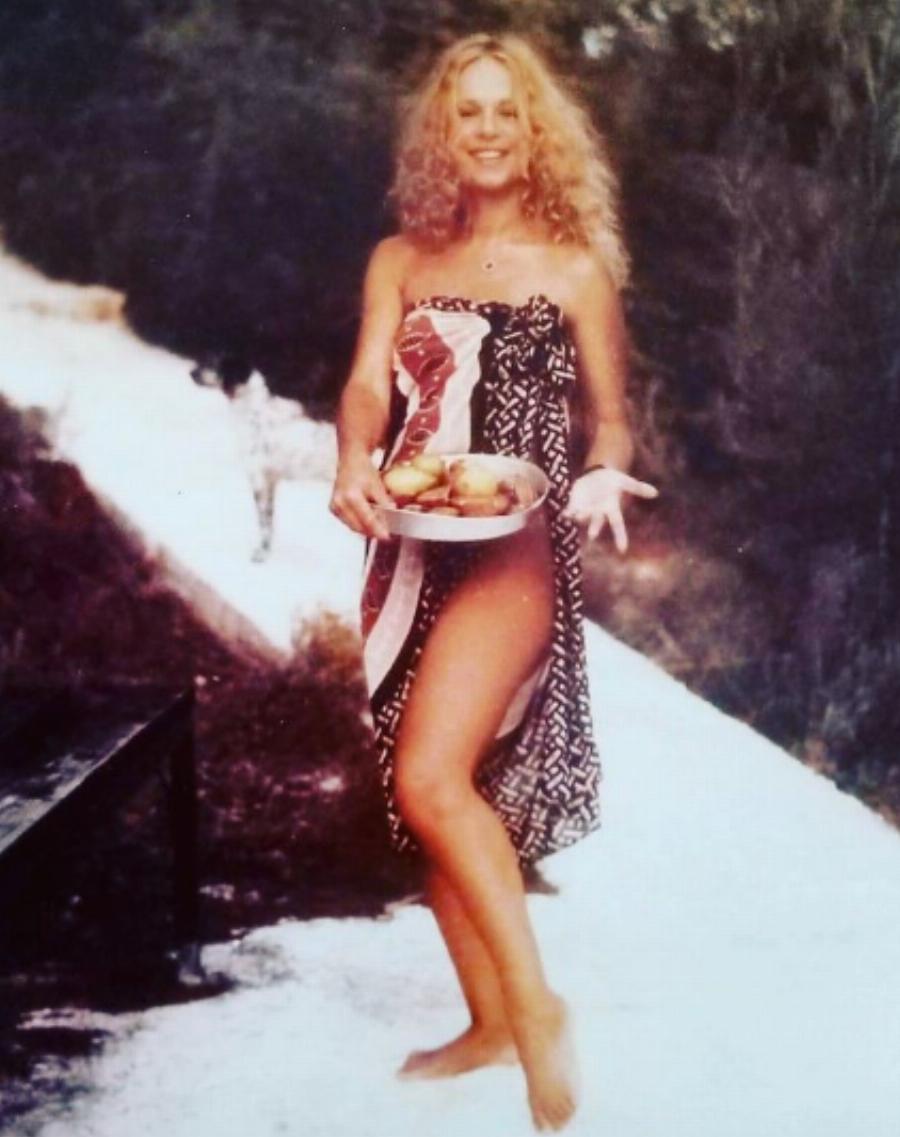 Αλίκη Βουγιουκλάκη: Βρέθηκαν 10 σπάνιες φωτογραφίες της με μαγιό