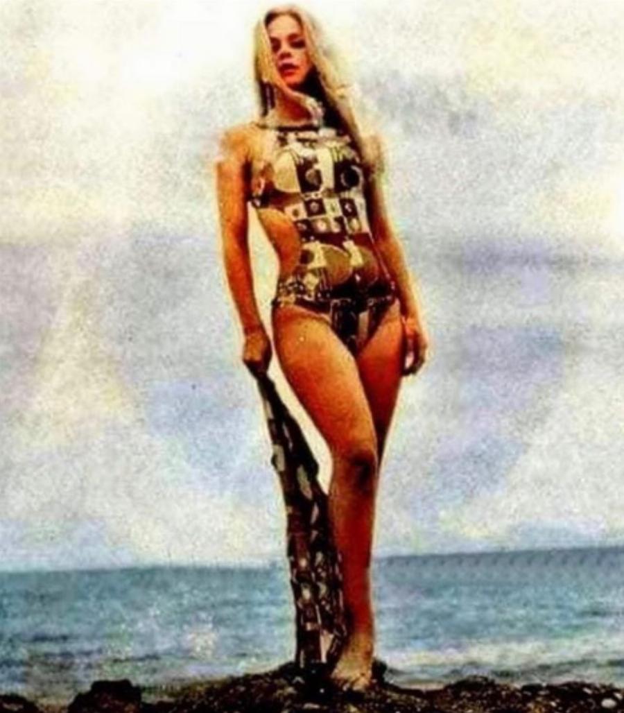 Αλίκη Βουγιουκλάκη: Βρέθηκαν 10 σπάνιες φωτογραφίες της με μαγιό