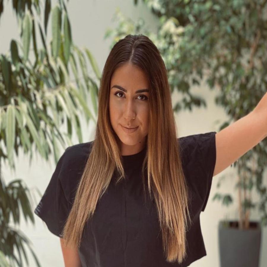 «Ήμουν ανήλικη – Ο μπαμπάς μου θα το μάθει σήμερα»: Ξέσπασε σε κλάματα η Έλενα Κρεμλίδου για φωτογραφίες που κυκλοφορούν