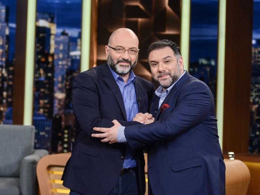 Γρηγόρης Αρναούτογλου: Η τηλεοπτική καριέρα από τα 17, ο έρωτας με την Ράνια Θρασκιά, το σύμφωνο συμβίωσης και η νέα σχέση