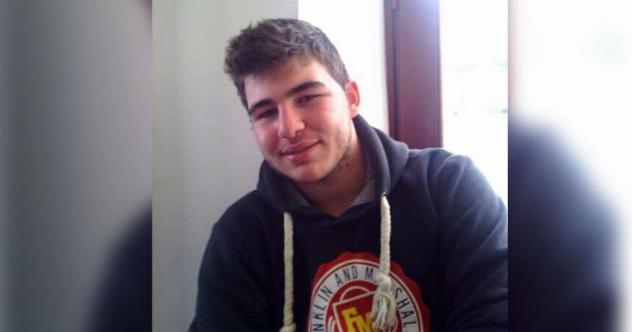 Ο «Αθηναίος»: Αυτός είναι ο σκληρός χούλιγκαν που παραδόθηκε στις Αρχές