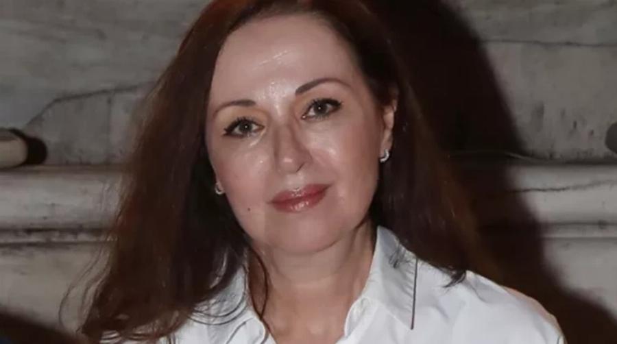 Κοραλία Καράντη: Η νονά Έλλη Λαμπέτη, η οικογένεια στην Αφρική, ο γάμος στις 11 το βράδυ, τα διαζύγια, ο γιος της και η παρενόχληση