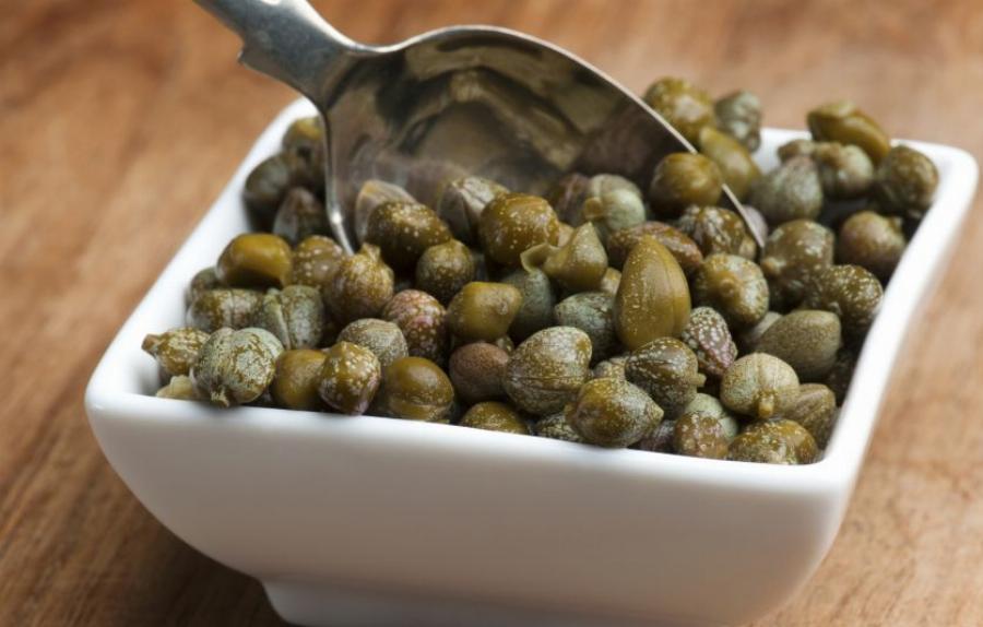 Κάππαρη: Σταματά τη διάρροια, θεραπεύει τα σπυράκια, βοηθά στην πρόληψη της τριχόπτωσης και επιβραδύνει τη διαδικασία γήρανσης