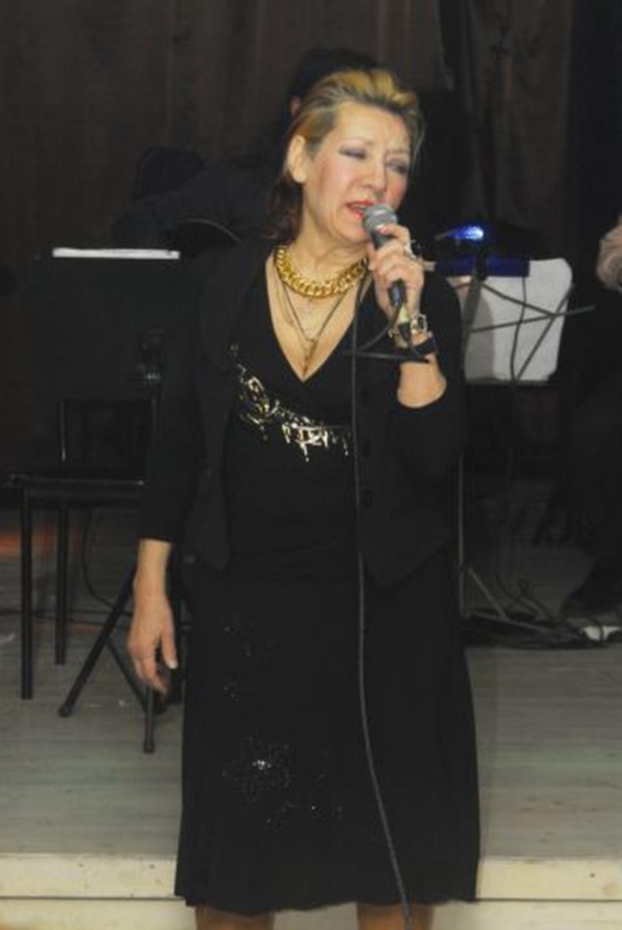 Μπέμπα Μπλανς: Η έντονη ζωή της λαϊκής ντίβας, ο περιορισμός στο σπίτι και το σκληρό τέλος