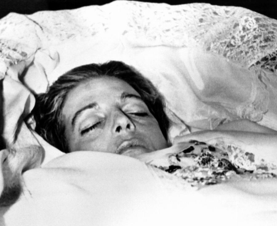 Χριστίνα Ωνάση: Οι 4 γάμοι, η απιστία που την τσάκισε, οι τρομερές σπατάλες, οι θάνατοι που τη συγκλόνισαν, η κατάθλιψη και ο άδοξος θάνατος