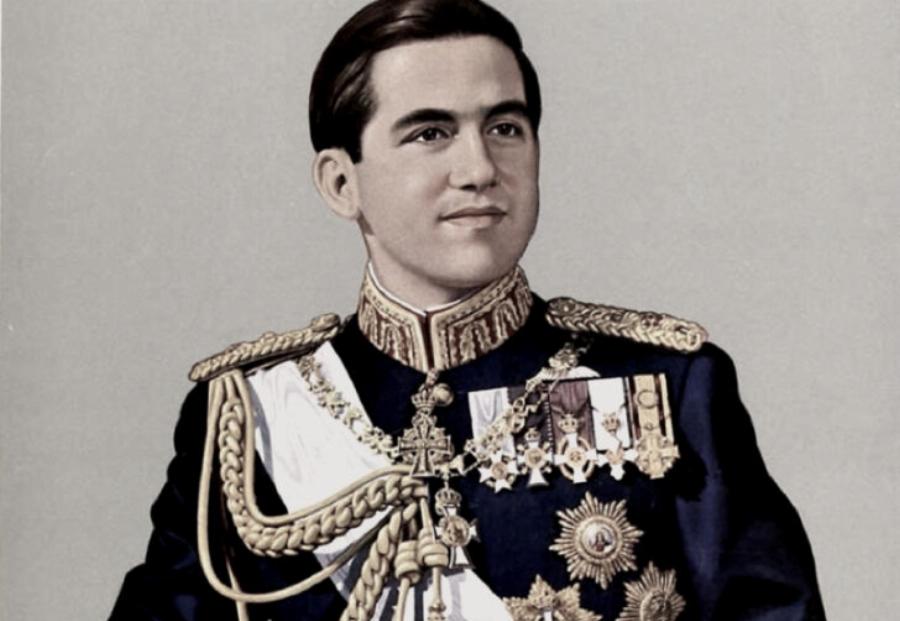 Κωνσταντίνος Β΄: Ο θρόνος στα 24, η γυναίκα της ζωής του, ο παραμυθένιος γάμος και το τούνελ που οδηγούσε τη Βουγιουκλάκη στο παλάτι