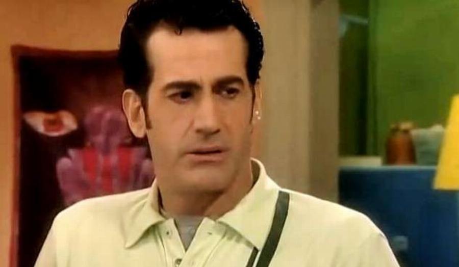 Χρήστος Μάντακας: Ο Έλληνας ζεν πρεμιέ των 90s, ο ρόλος του στο Καφέ της Χαράς, το απολλώνιο κορμί και η νέα καριέρα