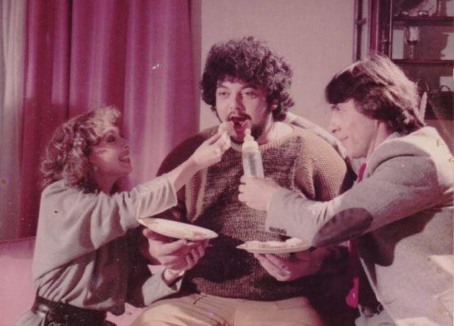 Μαρίνα Ρώμα: Η σικ εμφάνιση της σταρ του «Ρόδα, τσάντα και κοπάνα» – Το ίδιο εντυπωσιακή μετά από 40 χρόνια