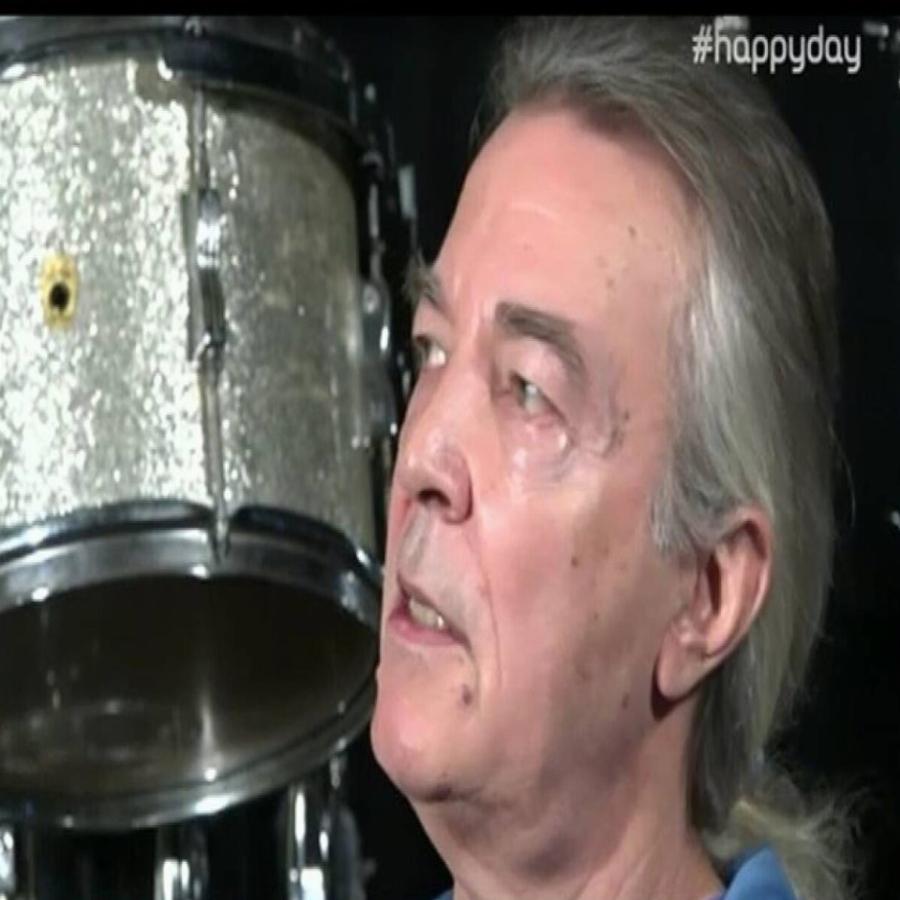 Γιάννης Μηλιώκας: Τα φτωχικά χρόνια, η δουλειά του σερβιτόρου, η τρελή επιτυχία και τα 17 χρόνια απόσυρσης