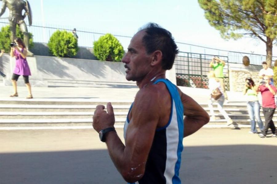 Γιάννης Κούρος: O σπουδαιότερος δρομέας σε ολόκληρο τον κόσμο, που έσπασε τα κοντέρ και μπήκε στο βιβλίο Γκίνες