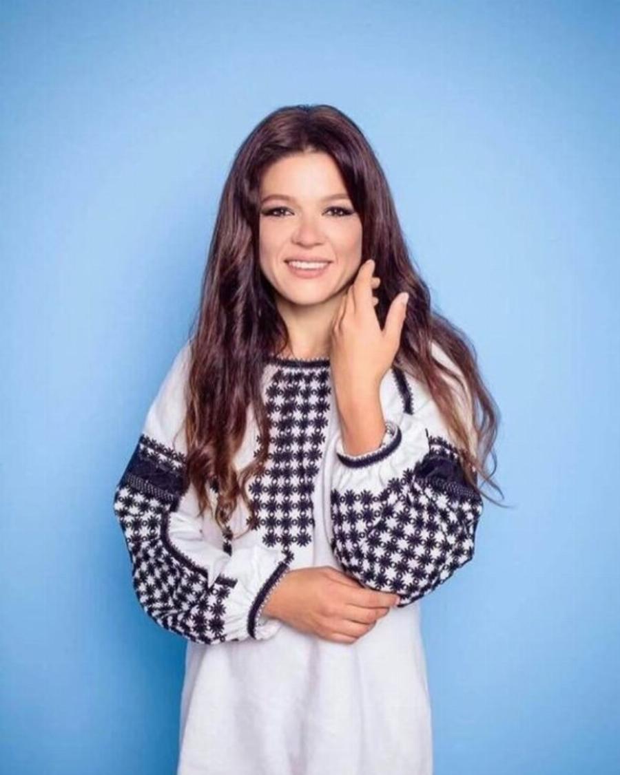 Ρουσλάνα: 17 χρόνια μετά τη θεαματική νίκη της στη Eurovision παραμένει το ίδιο όμορφη και δείχνει νεότερη από την ηλικία της