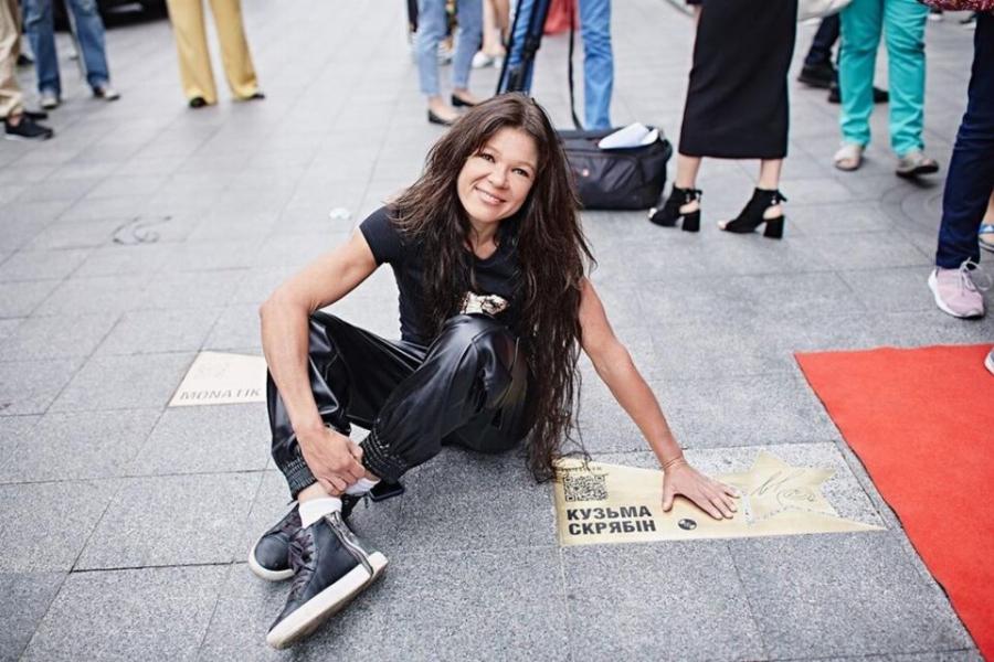 Ρουσλάνα: 17 χρόνια μετά τη θεαματική νίκη της στη Eurovision παραμένει το ίδιο όμορφη και δείχνει νεότερη από την ηλικία της