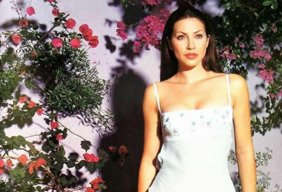 Ειρήνη Σκλήβα: Η Μις Κόσμος «1996» παραμένει πανέμορφη, εντυπωσιακή και άκρως γοητευτική ακόμα και στα 43 της χρόνια