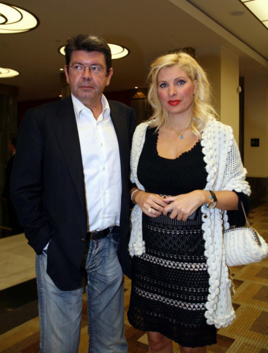 Ελένη Μενεγάκη: Η βασίλισσα της μεσημεριανής ζώνης, η πορεία της στην τηλεόραση, οι εκπομπές που άφησαν εποχή και οι σειρές από το 1990